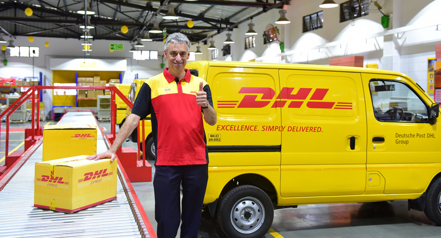 Dhl алматы. Курьер DHL. DHL доставка. Машины доставки DHL. DHL Германия.